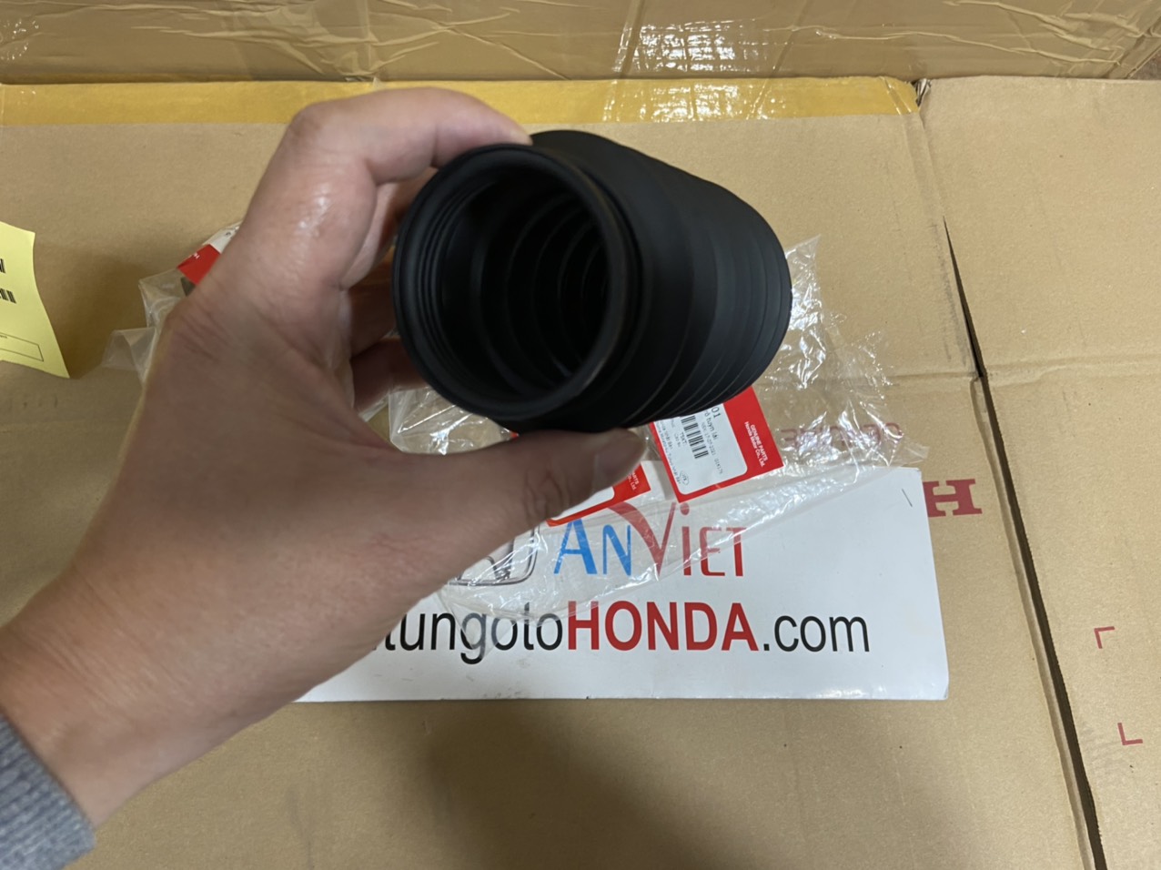 Cao su chụp bụi Rô tuyn lái trong xe Honda CIVIC 2006-2011